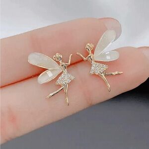 BRAND NEW 14K Gold Plated Romantic Small Fairy Rhinestone Stud Earrings